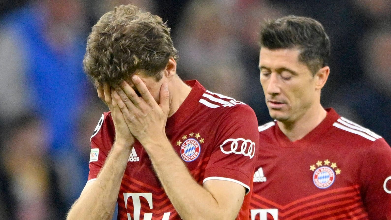 Thomas Müller (l.) und Robert Lewandowski: Es ist unruhig beim FC Bayern.