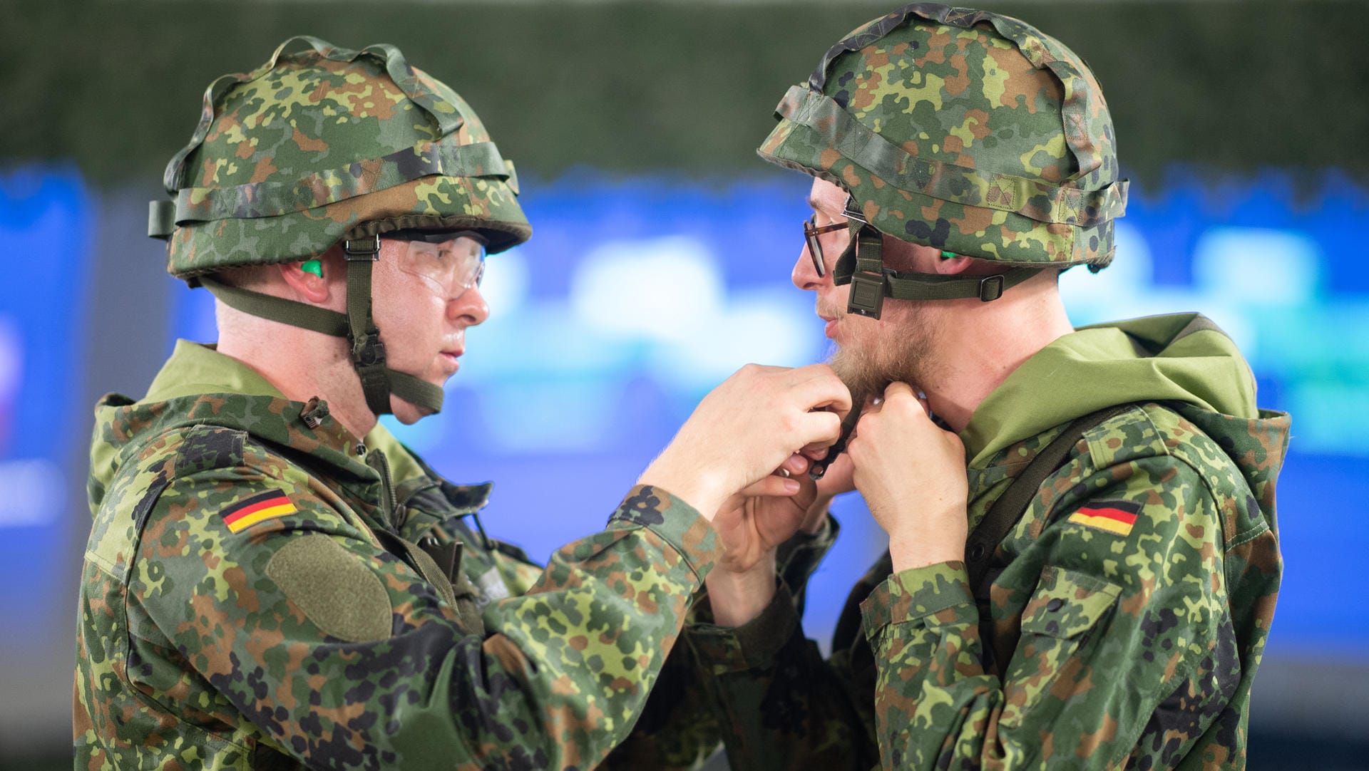 Die Bundeswehr bekommt neue Ausrüstung: Laut einer aktuellen Umfrage steht eine deutliche Mehrheit der Deutschen hinter der Einigung beim Sondervermögen.