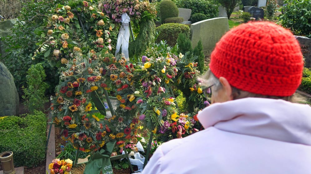 Trauer auf dem Friedhof (Symbolbild): Friedrich und Levert Rost glichen wie ein Ei dem anderen.