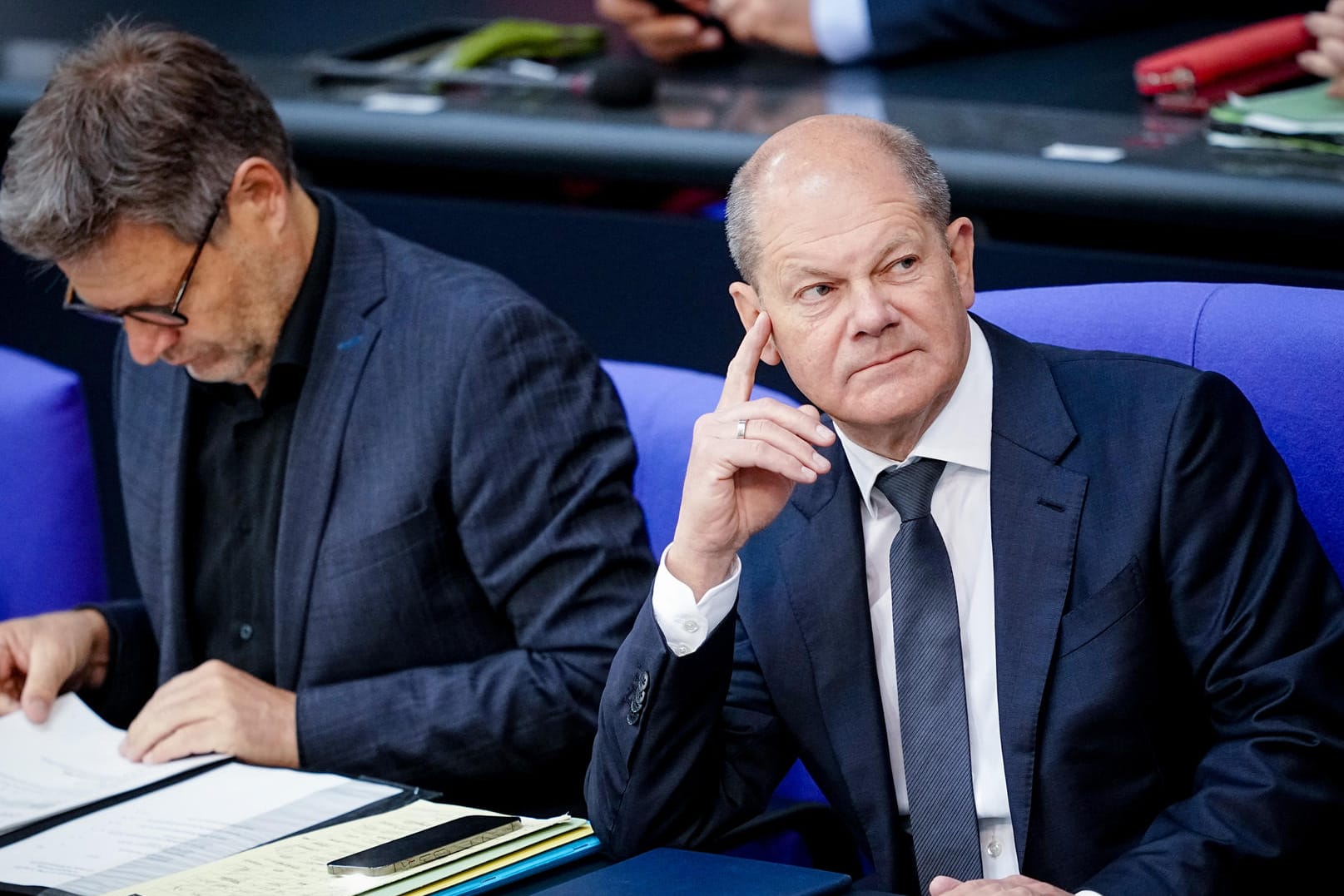 Wirtschaftsminister Robert Habeck und Bundeskanzler Olaf Scholz: Die Regierung will die hohe Inflation bekämpfen.