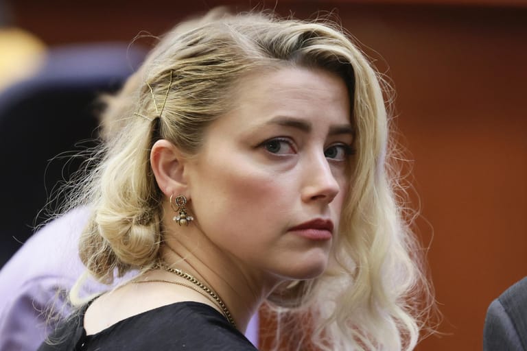 Amber Heard wartet vor der Verlesung des Urteils: Im Verleumdungsprozess hat sich die Jury größtenteils auf die Seite von Depp gestellt.