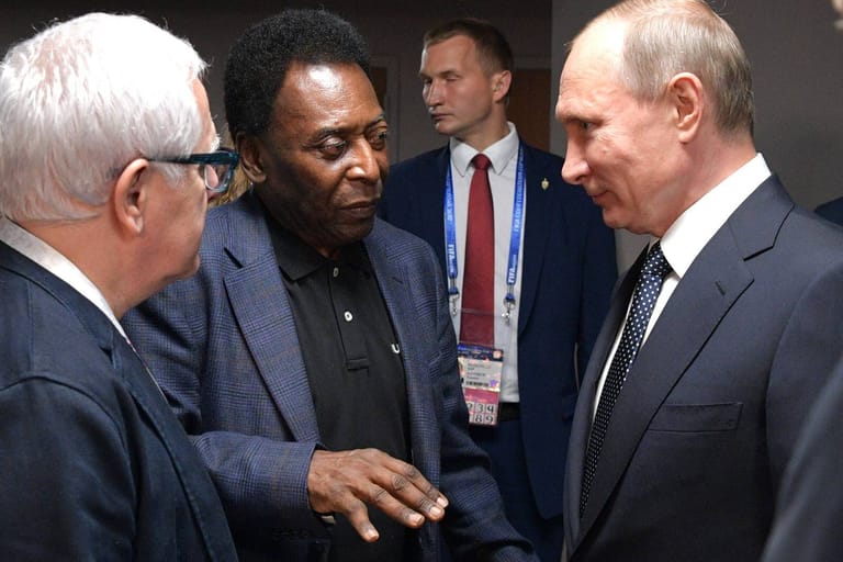 Pelé und Putin treffen sich 2017 in St. Petersburg: Jetzt hat der Fußballer einen Brief an den Präsidenten geschrieben.