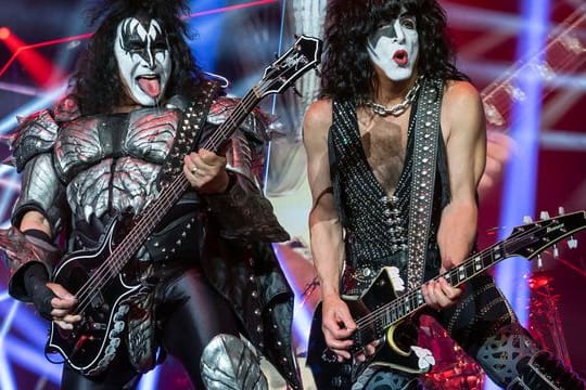 Immer noch in Topform: Gene Simmons (l) und Paul Stanley von Kiss heizen Dortmund ein.