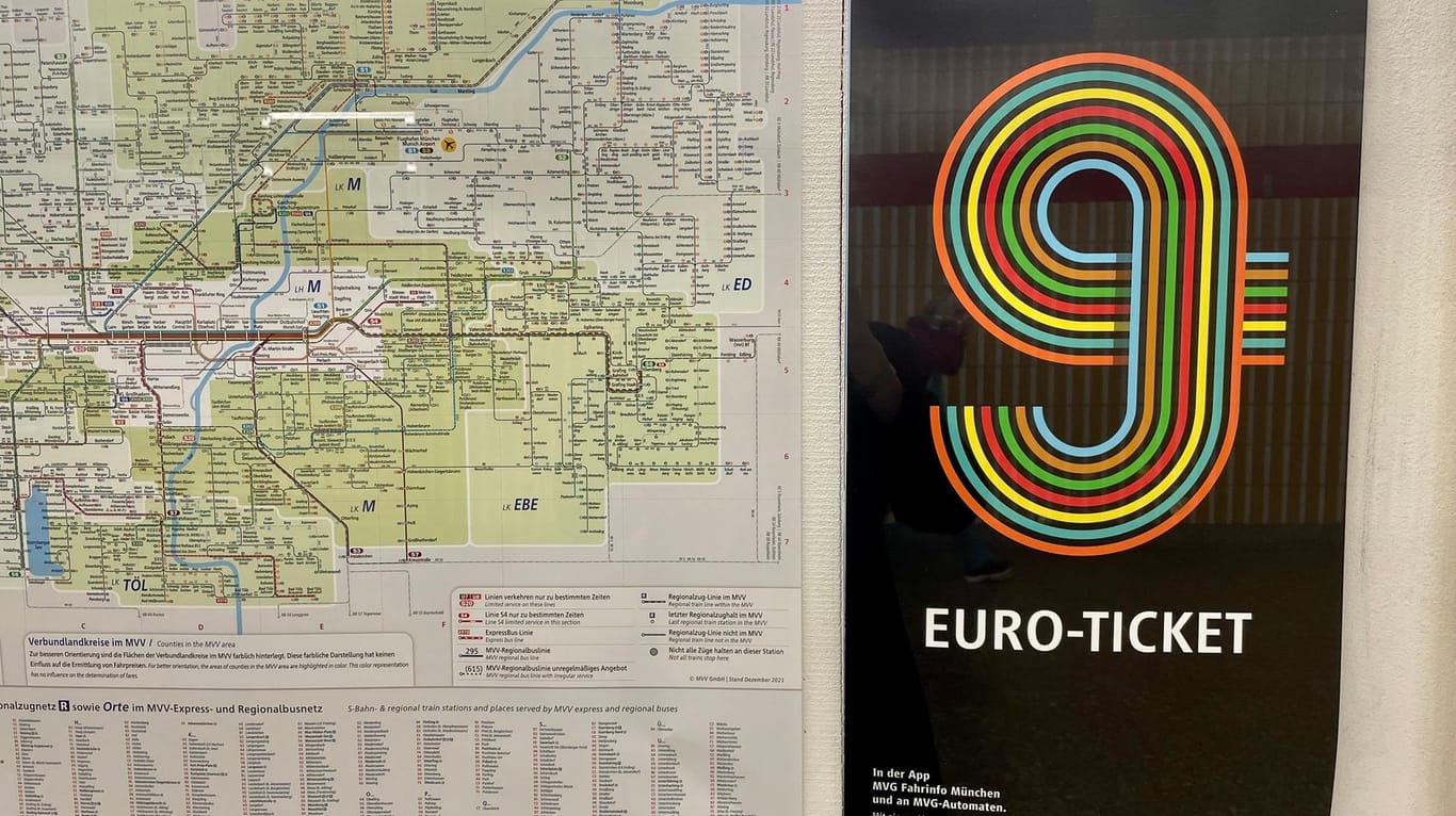 Werbung für das 9-Euro-Ticket in München: Aber was bringt die Vergünstigung da, wo keine S-Bahn im Minutentakt fährt?