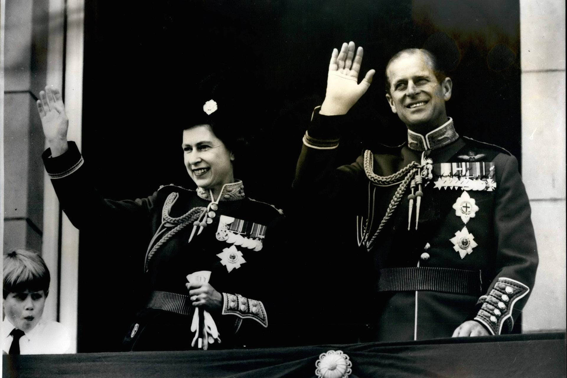 1970: Die Queen und ihr Mann Prinz Philip. Neben ihnen ist ihr Sohn Prinz Edward.
