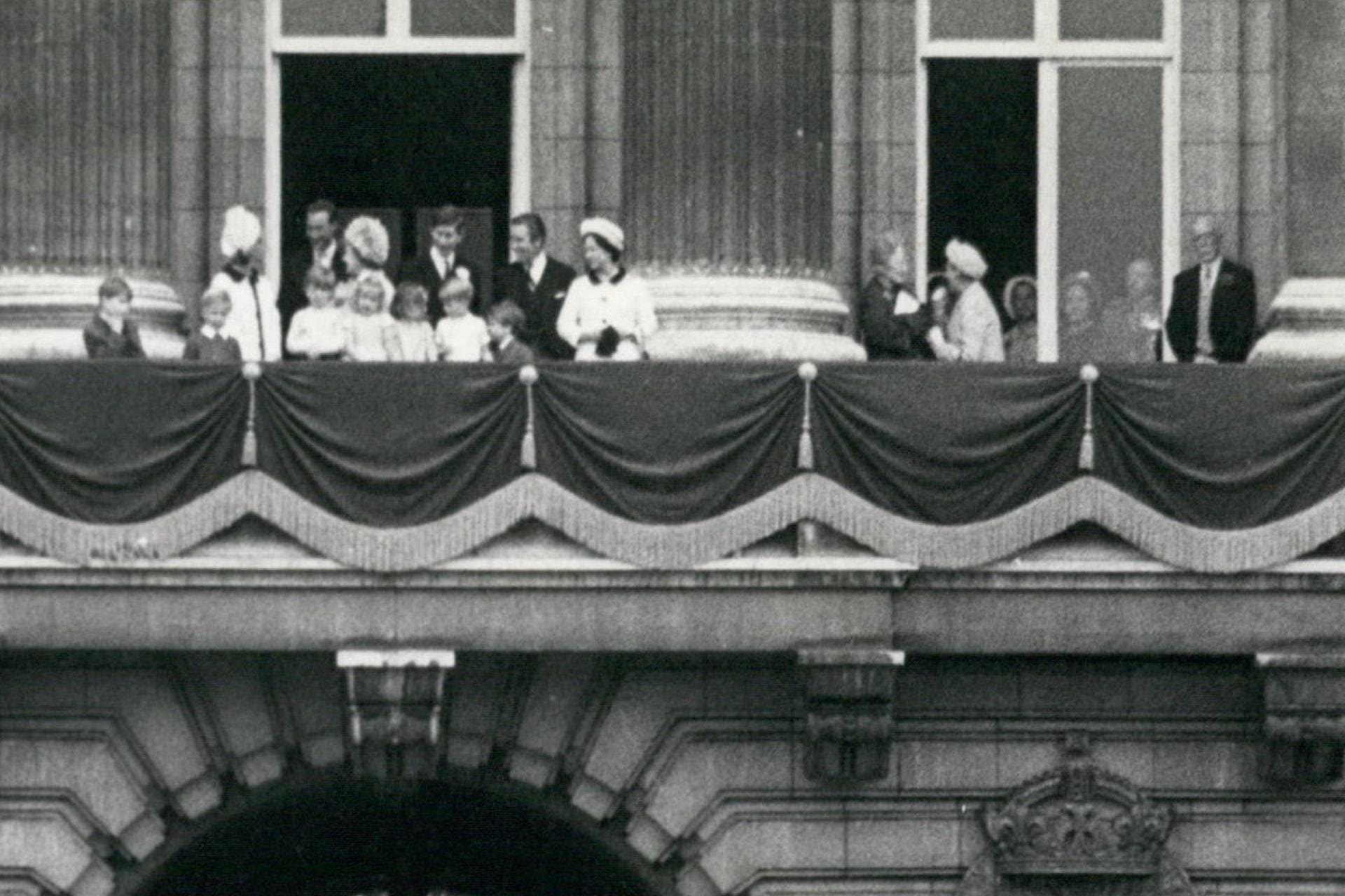 1968: Auch ein Jahr später steht die royale Familie wieder auf dem Balkon.