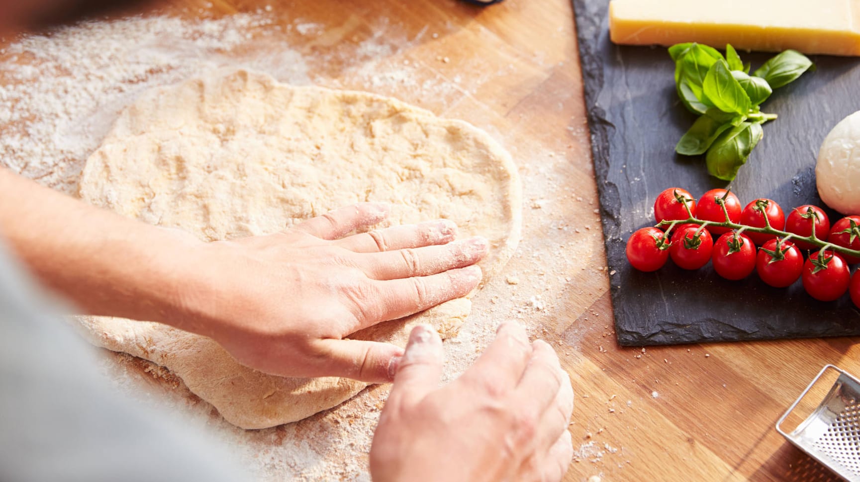 Pizzateig: Eine Reserve im Tiefkühlfach ist sehr praktisch.