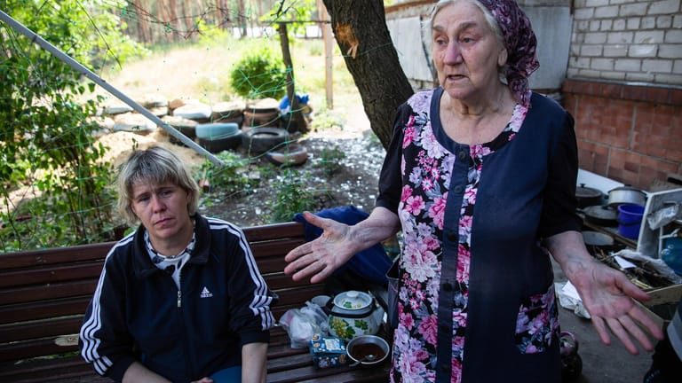 Bürgerinnen in Sjewjerodonezk: Die Lage für Zivilisten ist brenzlig.