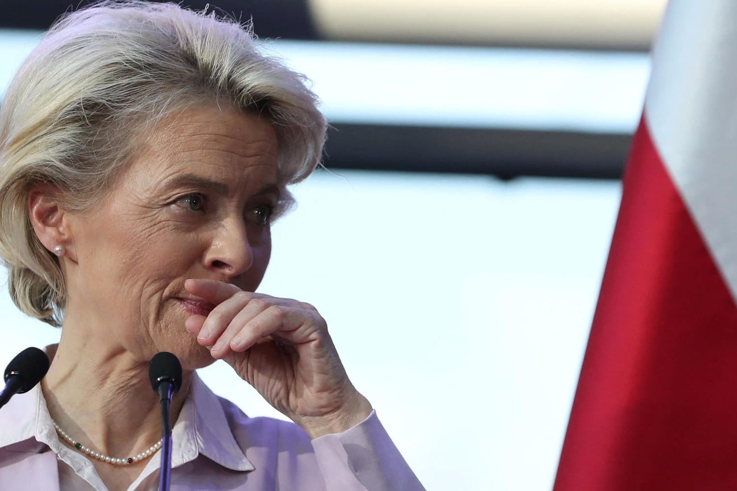 EU-Kommissionspräsidentin Ursula von der Leyen in Polen: "Erst müssen die Meilensteine erreicht werden, dann folgt die Auszahlung der Gelder."