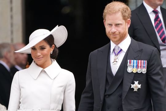 Prinz Harry und Herzogin Meghan sind zum Thronjubiläum der Queen aus den USA angereist.