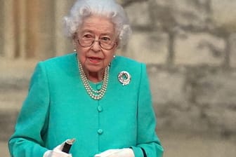 Queen Elizabeth II.: Sie zeigte sich am Donnerstagabend noch einmal in Windsor.