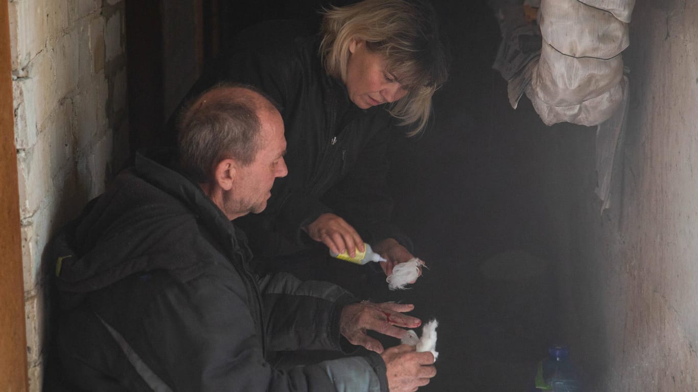 Zivilisten in einem Keller in Sjewjerodonezk (Symbolbild): Hunderte sitzen unter der Erde fest.