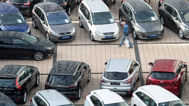 Im Durchschnitt wurden im April für ein dreijährigen Benziner 27.