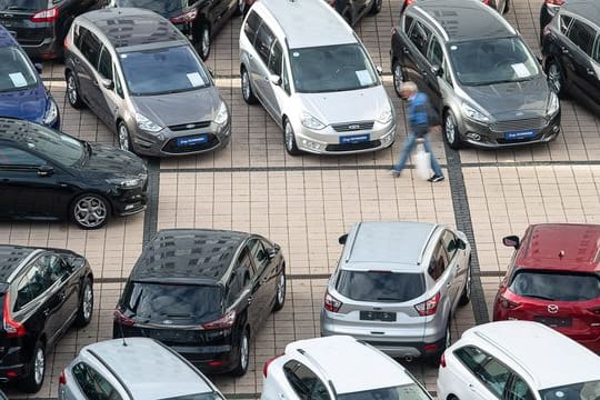 Im Durchschnitt wurden im April für ein dreijährigen Benziner 27.