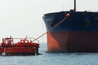 Russischer Öltanker (Symbolbild): Lieferungen per Schiff soll es nun nicht mehr geben.