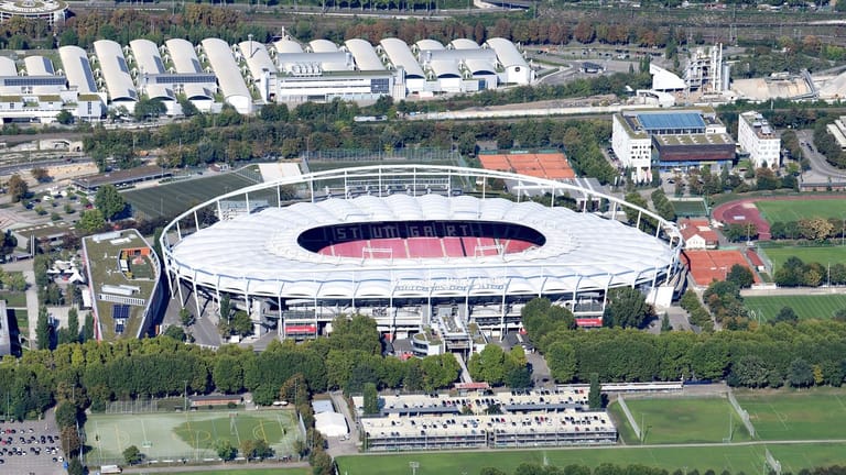 Die Modernisierung der Stuttgarter Mercedes-Benz Arena hat begonnen.