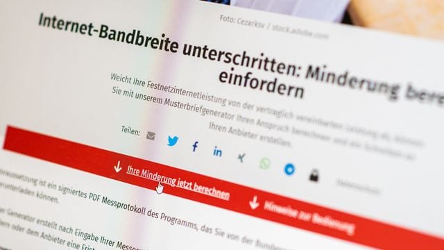 Ist das Internet dauerhaft langsamer als im Vertrag vom Anbieter versprochen, können Kosten gemindert werden. Ist das Internet dauerhaft langsamer als im Vertrag vom Anbieter versprochen, können Kosten gemindert werden.