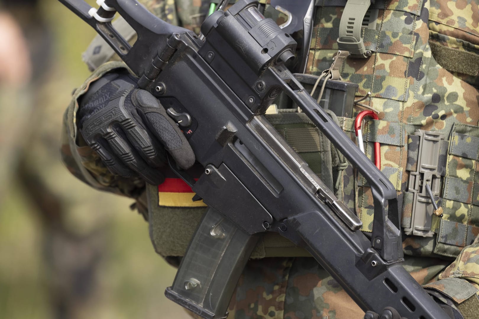 Ein deutscher Soldat während einer Übung: Die Debatte um das Bundeswehr-Sondervermögen hält an.