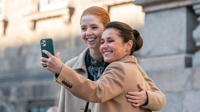 Sidse Babett Knudsen (r) als Birgitte Nyborg in einer Szene aus "Borgen".