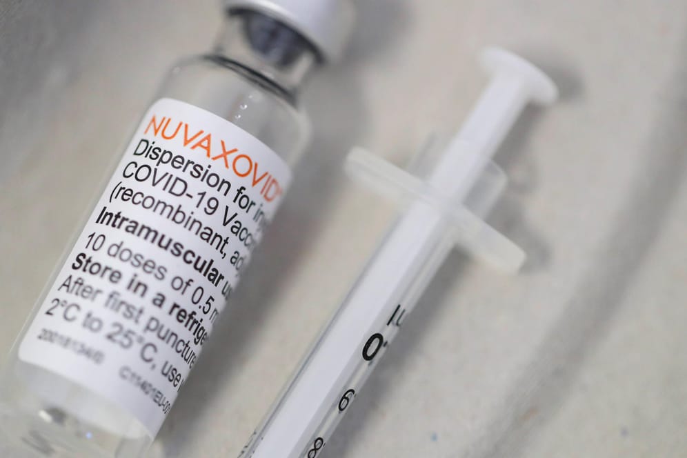 Der Impfstoff Nuvaxovid der Firma Novavax: Auch er kann zu Herzmuskelentzündungen führen.