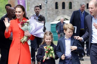 Die Cambridges in Cardiff: Herzogin Kate und Prinz William ließen sich von ihren beiden älteren Kindern Charlotte und George begleiten.