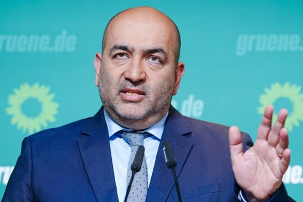 Omid Nouripour, Bundesvorsitzender von Bündnis 90/Die Grünen, bei einer Pressekonferenz in Berlin.