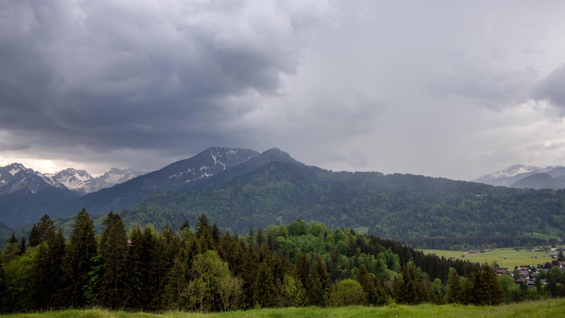 Heavy storm reaches Germany – where it crashes today