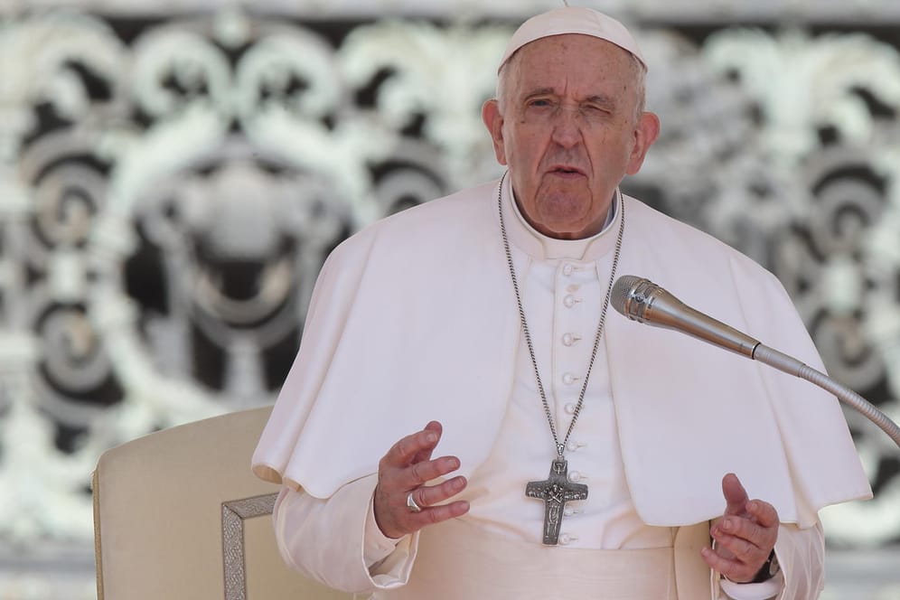 Papst Franziskus im Vatikan: Beobachter sehen in seiner neuen Verfassung einen deutlichen Reformwillen.