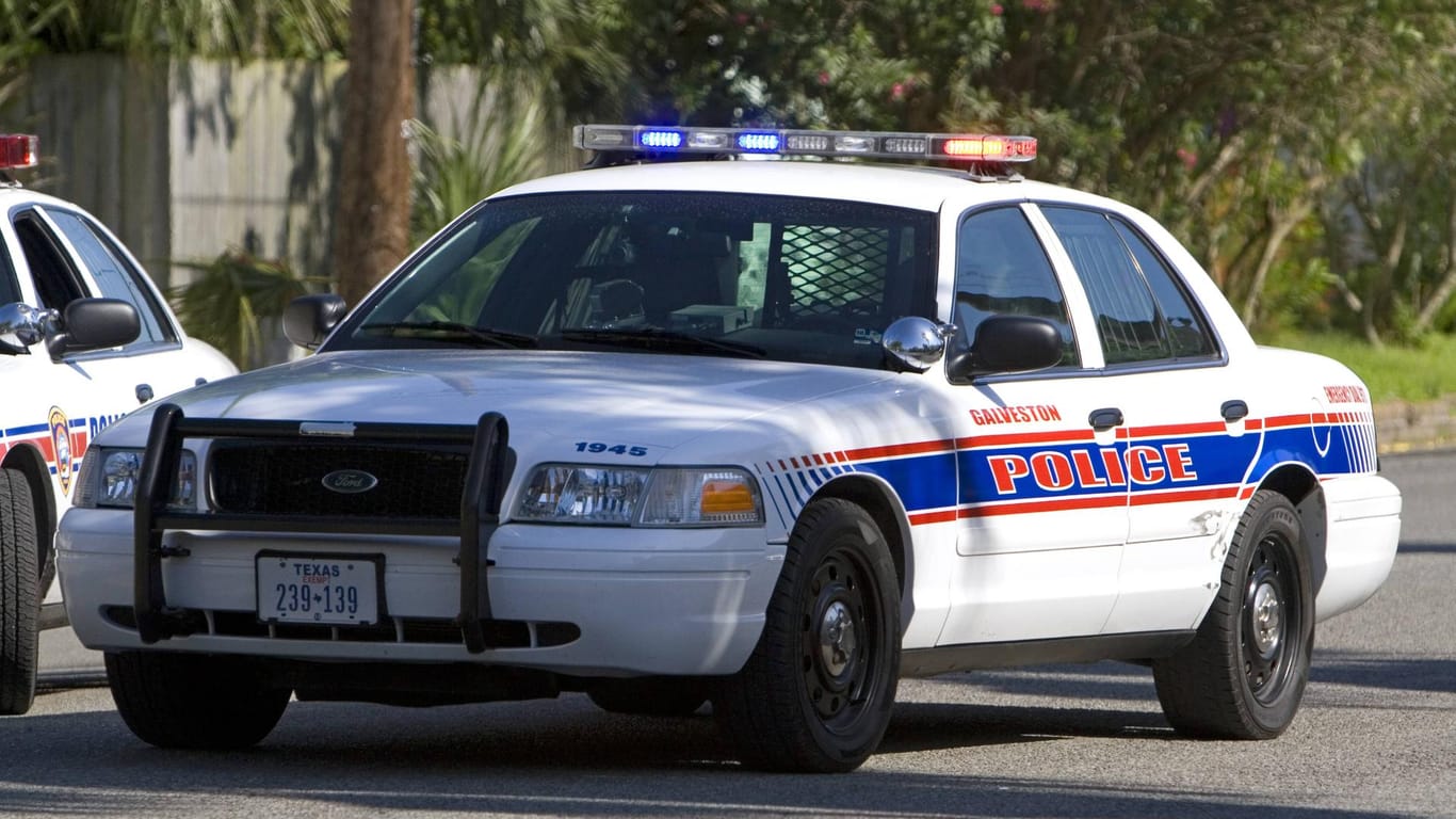 Polizeiwagen in Texas (Symbolbild): In dem US-Bundesstaat sind fünf Menschen getötet worden.