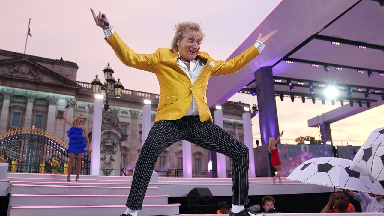 Rod Stewart tritt beim Konzert zum Platin-Jubiläum von Königin Elizabeth II. Rod Stewart tritt beim Konzert zum Platin-Jubiläum von Königin Elizabeth II.