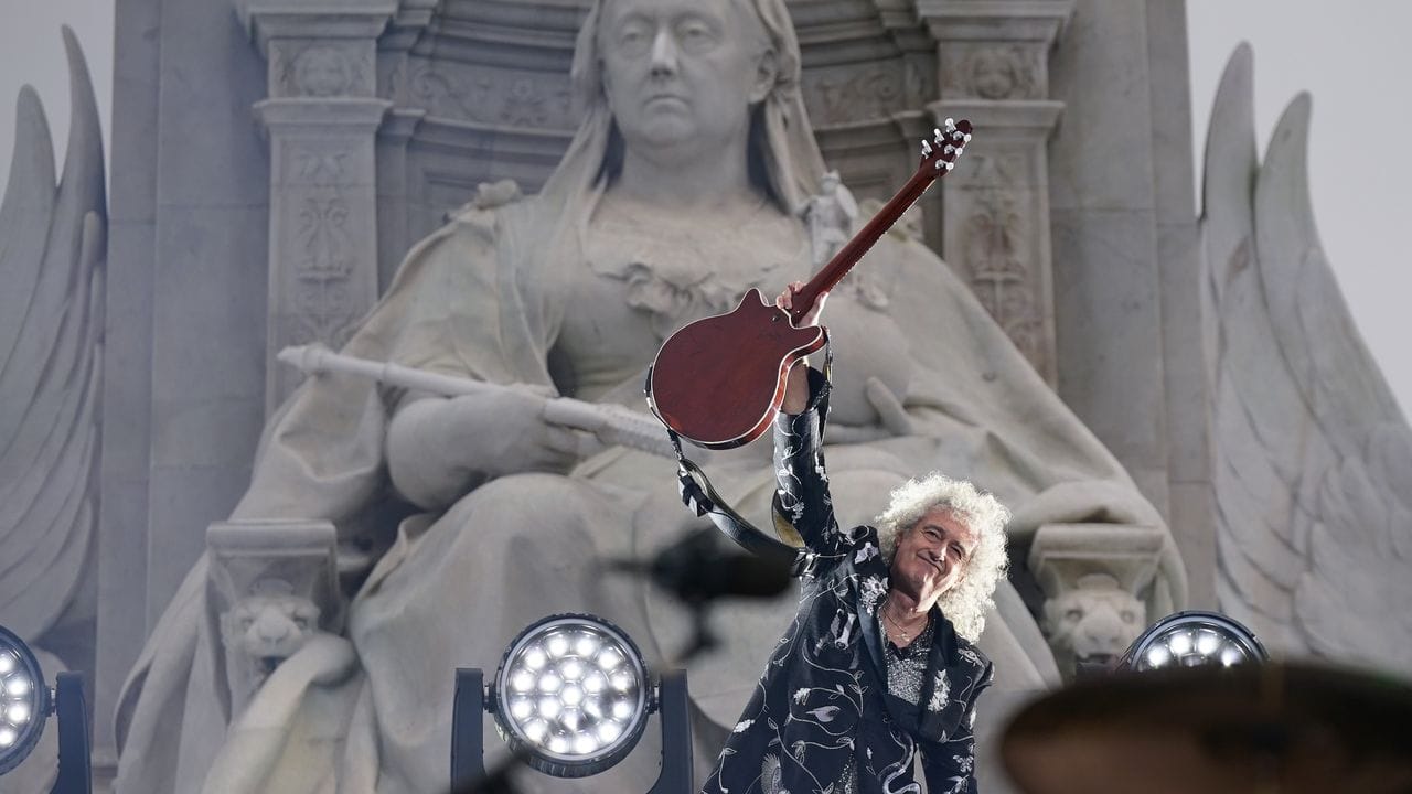 Brian May, Gitarrist und Gründungsmitglied der britischen Rockband Queen, in Aktion. Brian May, Gitarrist und Gründungsmitglied der britischen Rockband Queen, in Aktion.