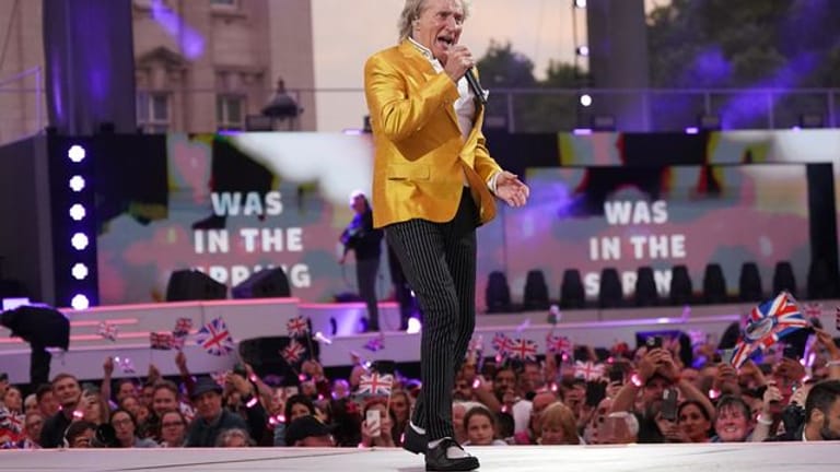 Sir Rod Stewart sang für die Queen.