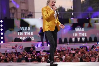 Sir Rod Stewart sang für die Queen.