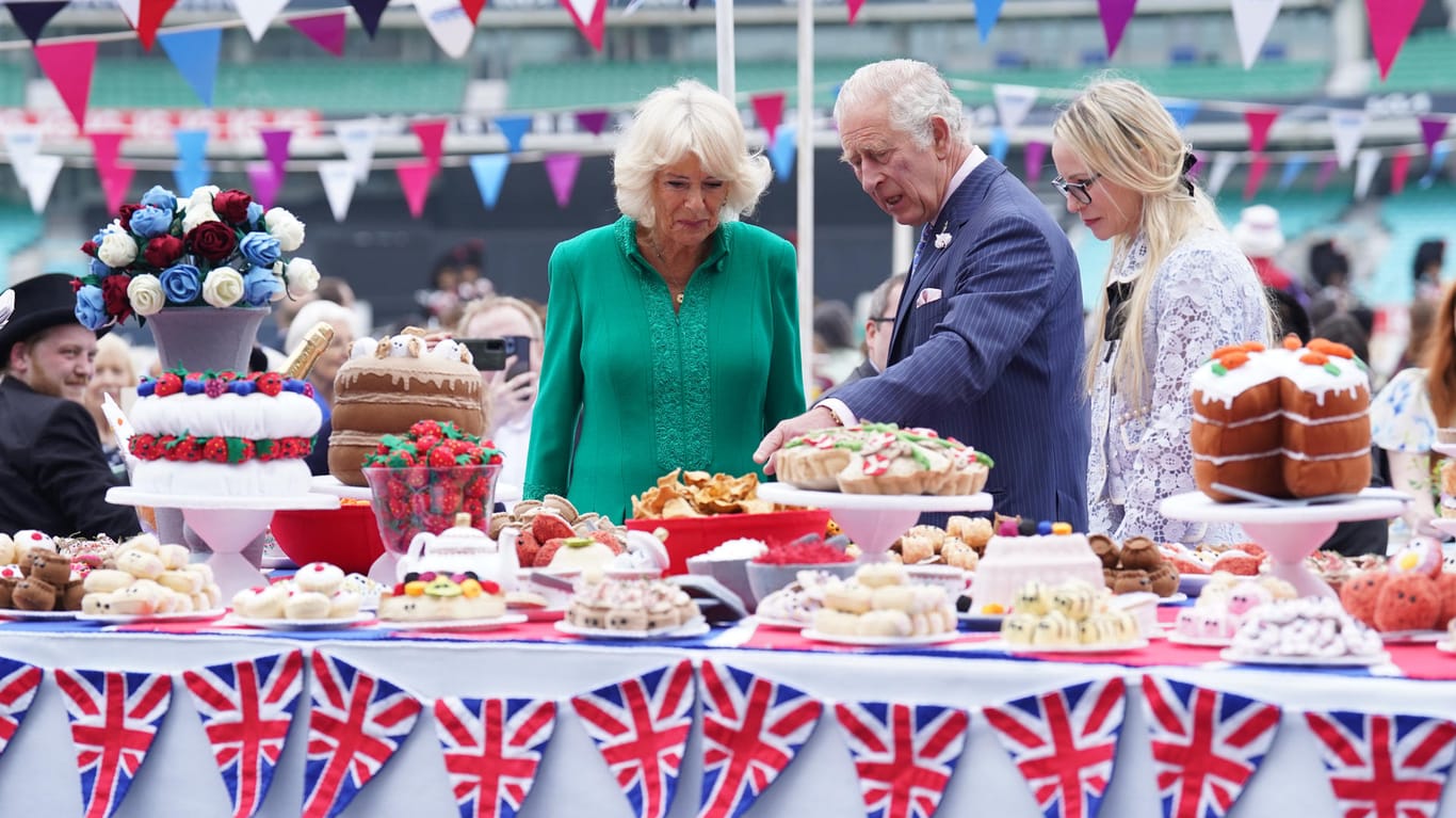 Prinz Charles und Herzogin Camilla bei einem "Jubilee Lunch" im The Oval Cricket Ground.