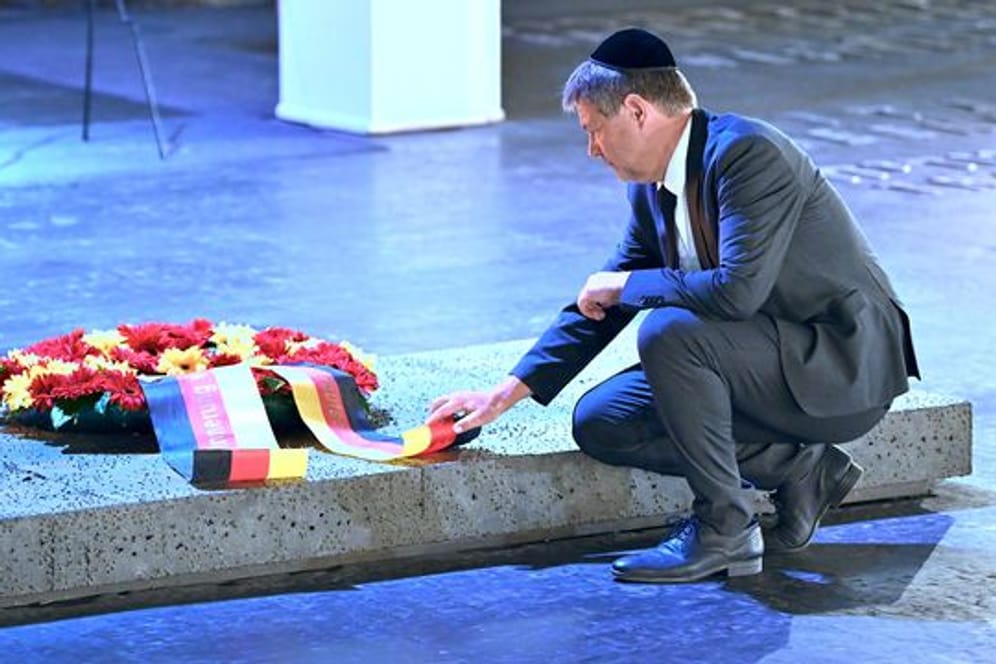 Bundeswirtschaftsminister Robert Habeck besucht die Holocaust-Gedenkstätte Yad Vashem.