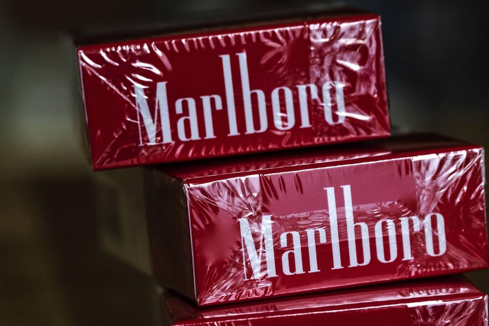 Zigarettenpackungen der Marke Malboro Red: Der Tabakkonzern Philip Morris warnt vor Lieferengpässen wegen des Ukraine-Krieges.