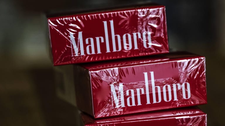 Zigarettenpackungen der Marke Malboro Red: Der Tabakkonzern Philip Morris warnt vor Lieferengpässen wegen des Ukraine-Krieges.
