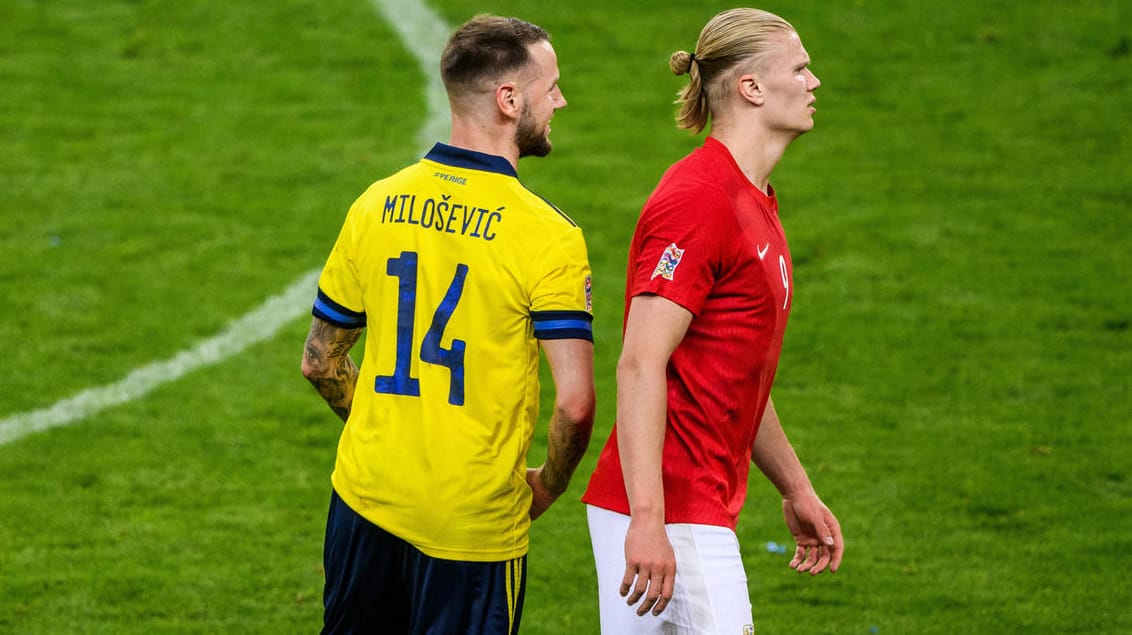 Erbittertes Duell: Schwedens Milosevic (l.) und Norwegens Haaland.