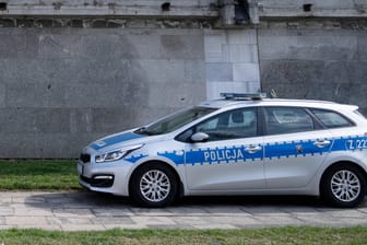 Polizei in Polen (Symbolbild): Ein Mann soll ein Baby getötet haben.