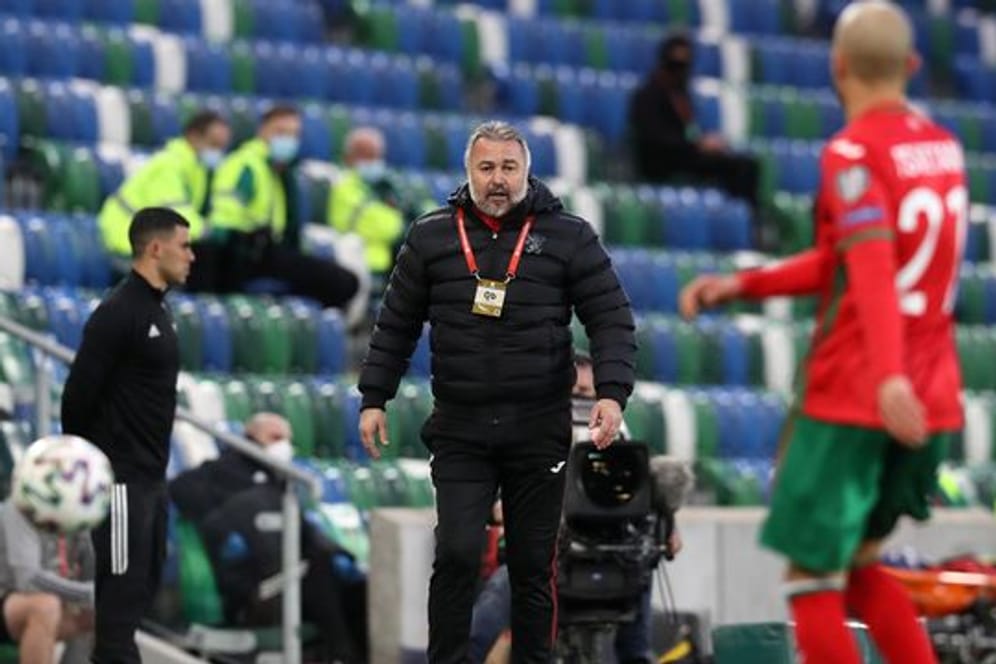 Ein Foto von Bulgariens Fußball-Nationaltrainer Jassen Petrow aus dem März 2021.