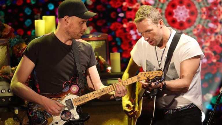 Sänger Chris Martin (r) und Leadgitarrist Jonny Buckland (l) von Coldplay.