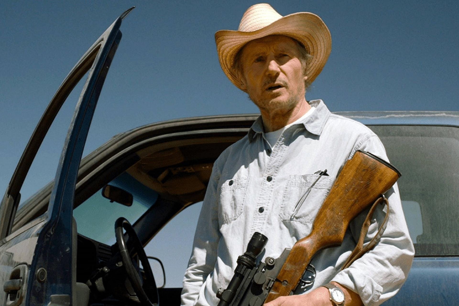 2021 verkörperte Liam Neeson in "The Marksman – Der Scharfschütze", den ehemaligen US-Marine Jim Henson, der einem Jungen hilft vor den Killern des mexikanischen Kartells zu fliehen.
