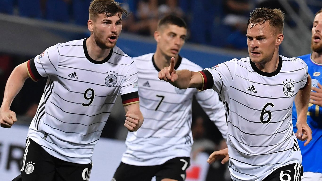 Joshua Kimmich (r.): Der Bayern-Star bejubelt seinen Treffer zum 1:1-Endstand gegen Italien.