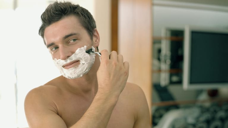 Die besten Körperrasierer für den Mann: Mit Boodygroomern können Sie unerwünschte Haare effektiv entfernen.