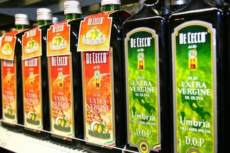 Olivenöl: Manchmal steht "extra vergine" auf dem Etikett.