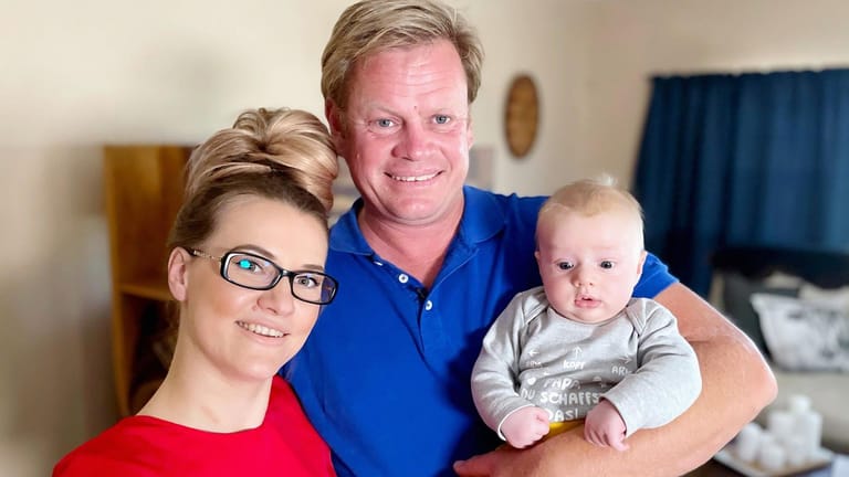 Die "Bauer sucht Frau"-Familie wird größer: Jörn und Oliwia mit Sohn Bruno. Das Paar erwartet nun ein zweites Kind.