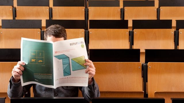 Wenn das Studium als Weiterbildung zu sehen ist, müssen Eltern manchmal auch über die erste Ausbildung hinaus ihre Kinder finanziell mit Ausbildungsunterhalt unterstützen.