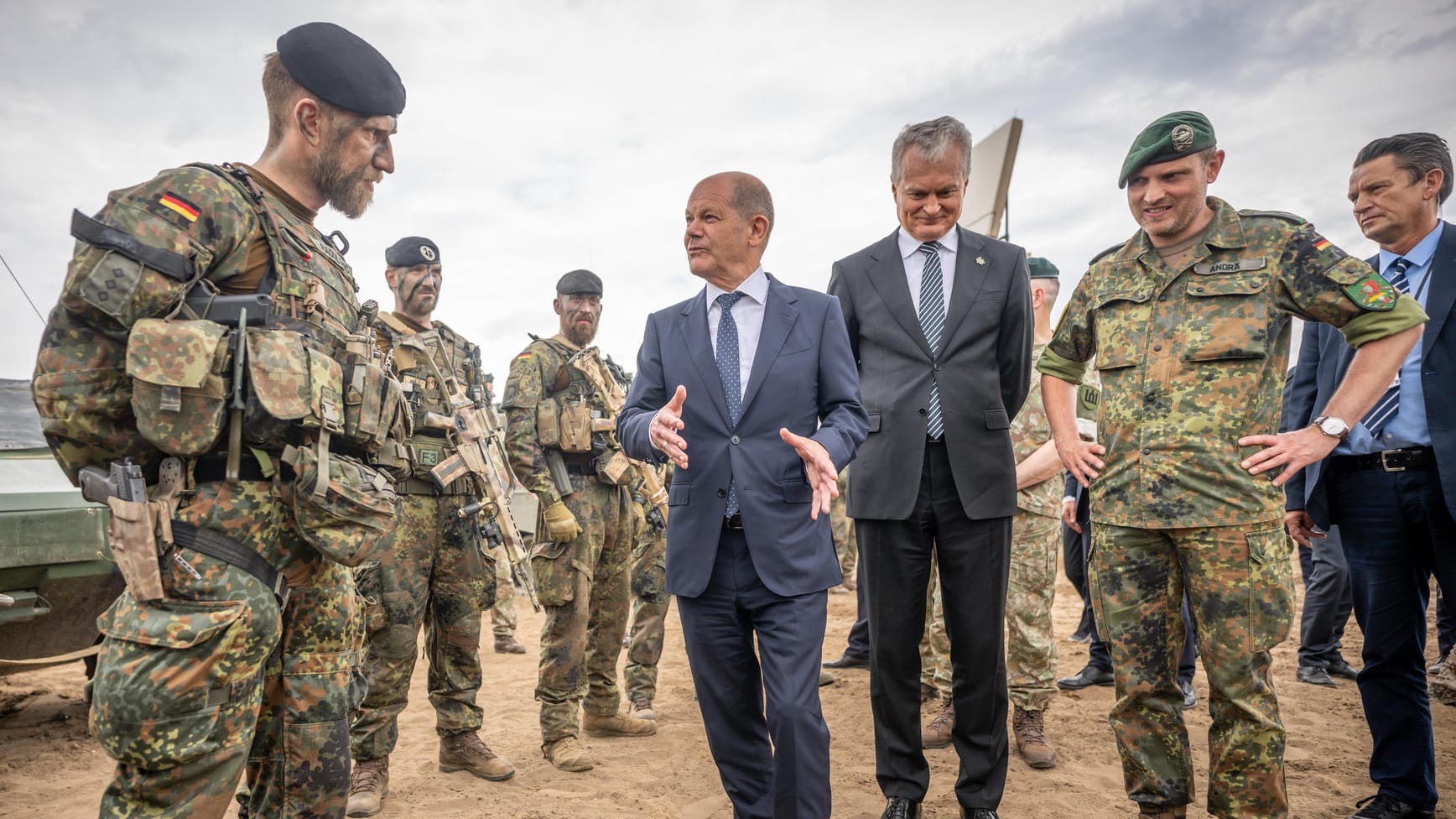 Kanzler Scholz besucht ein Camp in Litauen: "Wir werden jeden Zentimeter des Nato-Territoriums verteidigen."