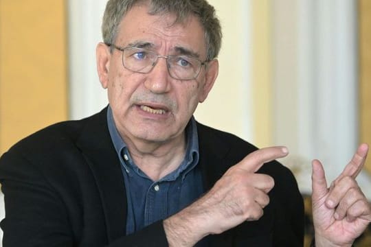 Orhan Pamuk, türkischer Schriftsteller und Literaturnobelpreisträger, wird 70.