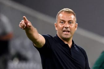 Hansi Flick: Gegen England tauschte der DFB-Trainer sieben Profis in der Startelf aus.